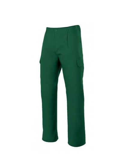 Pantalón industrial multibolsillos con botón y cremallera en color verde.