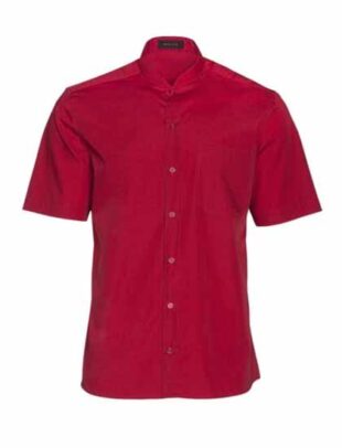 Camisa de señor manga corta de cuello mao con bolsillo superior en lado izquierdo.