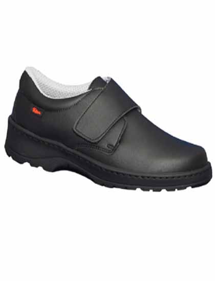 Zapato con cierre de velcro.